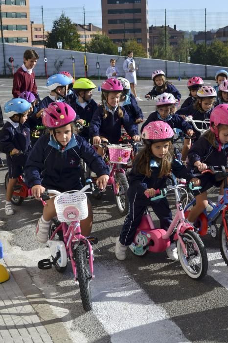 Día de la Bici en el colegio de la Dominicas de Gijón