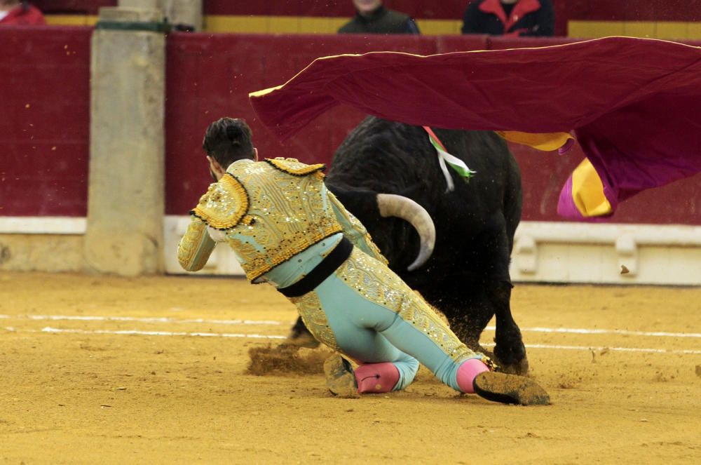 Juan José Padilla sufre otra grave cogida en Zaragoza