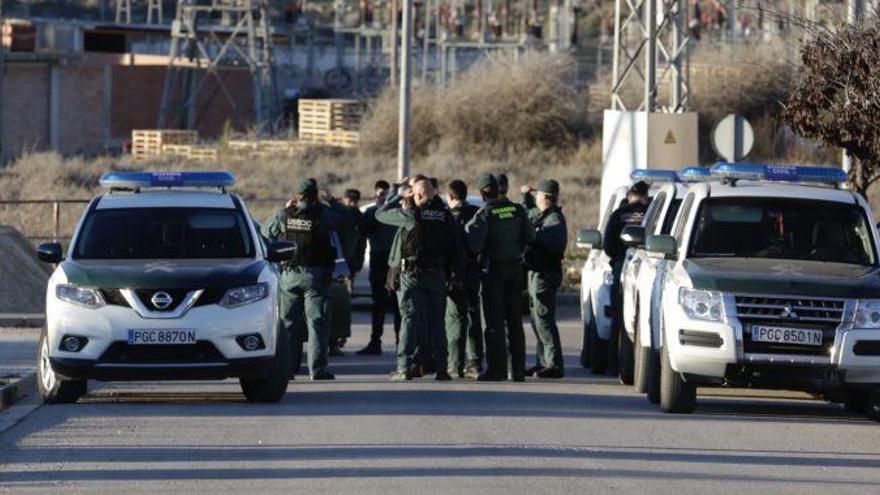 La Guardia Civil detiene al parricida de Fuentes tras cuatro horas atrincherado