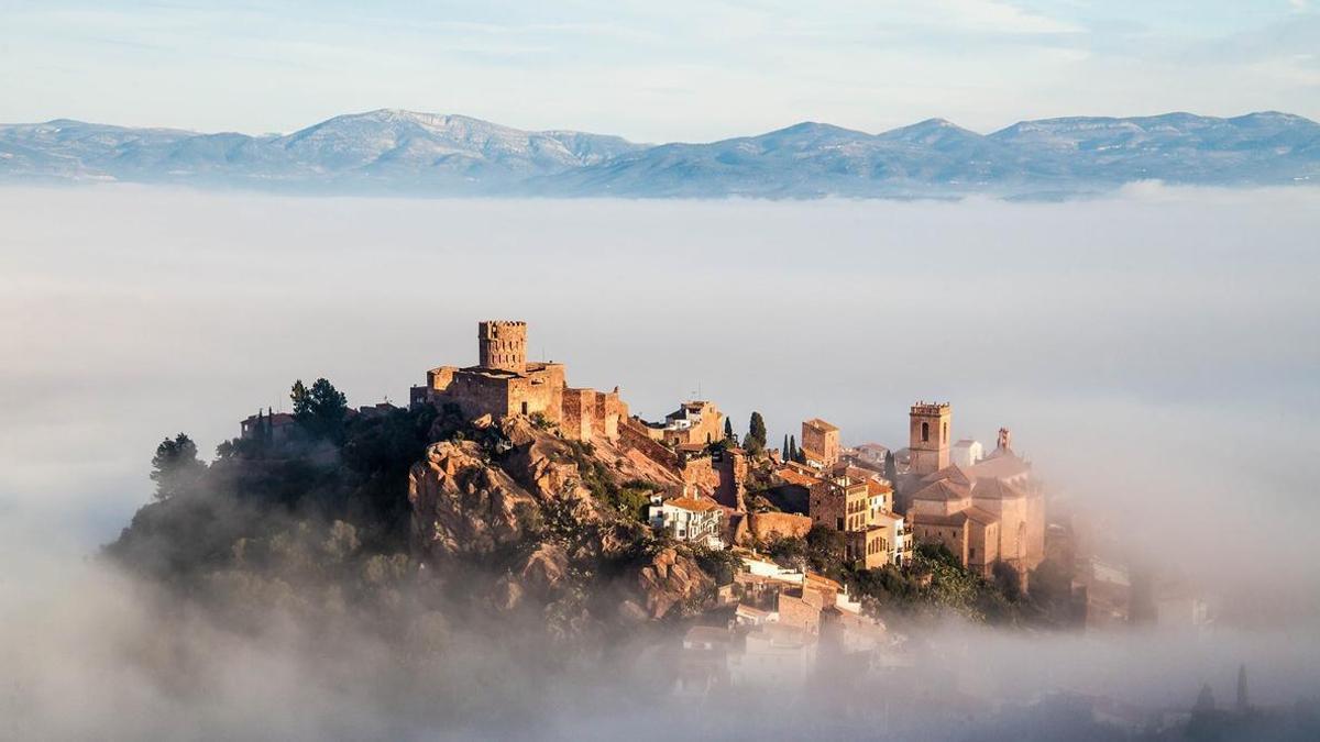 Impresionante panorámica de Vilafamés, con su castillo como referente.