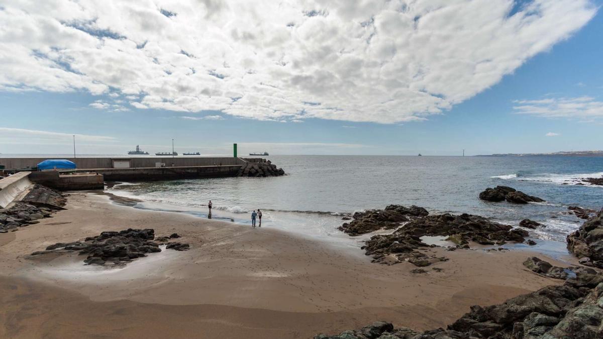 Playa de La Puntilla, en el barrio marinero de San Cristóbal.