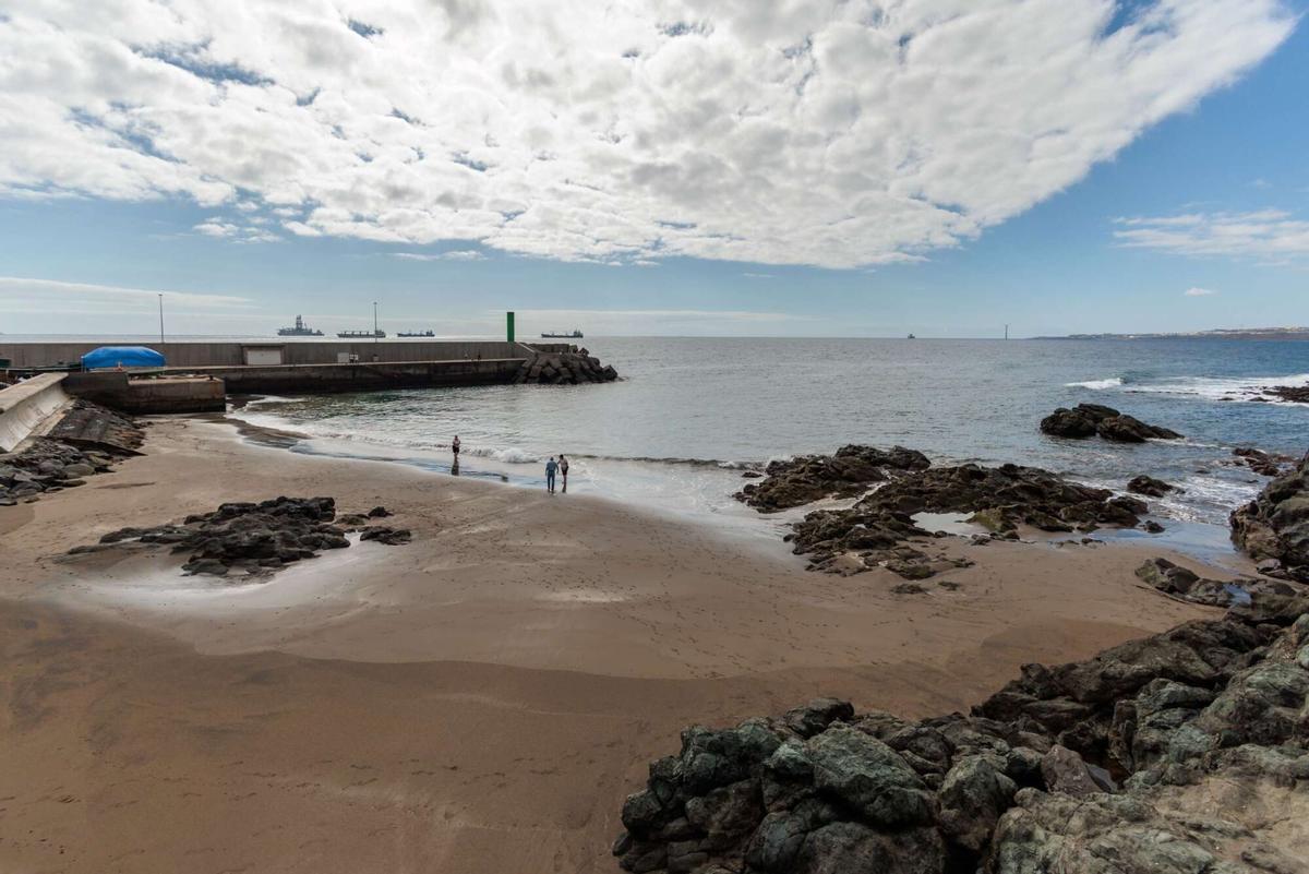 Playa de La Puntilla, en el barrio marinero de San Cristóbal.