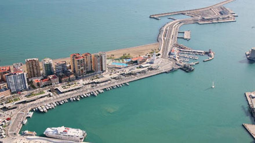 Vista aérea del dique de levante del puerto de Málaga.