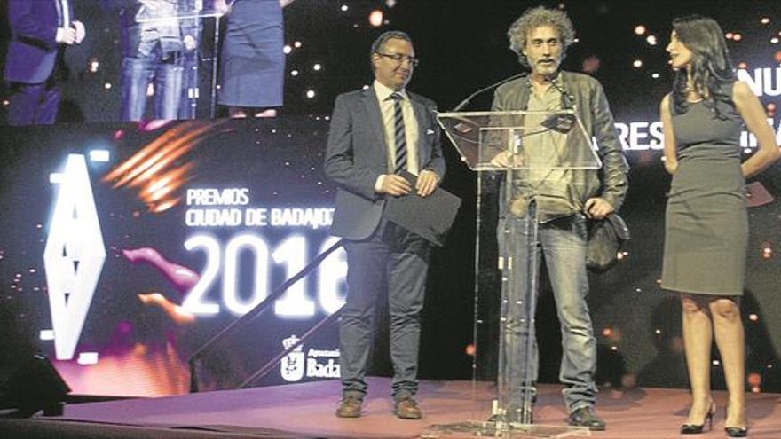 Oto y Martínez, ganadores del Ciudad de Badajoz de Periodismo: «El premio nos pilla a los dos trabajando»
