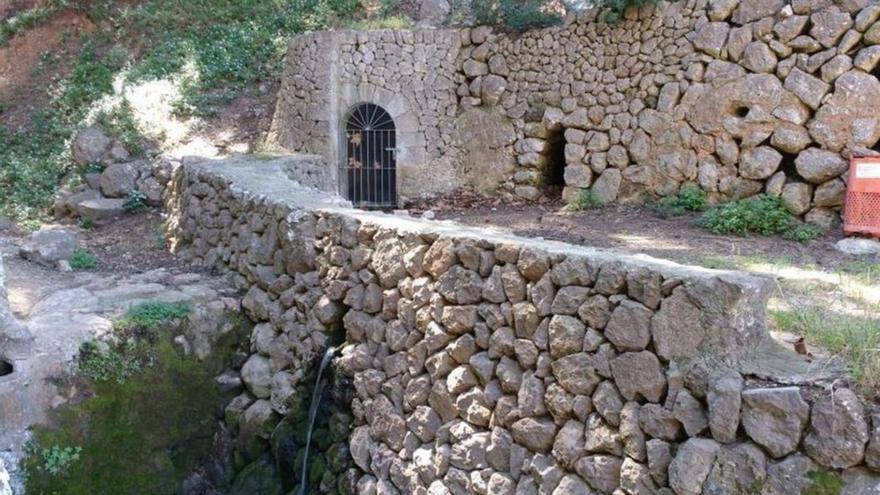 Besser als im Supermarkt: Hier können Sie auf Mallorca Wasser direkt aus der Quelle abfüllen