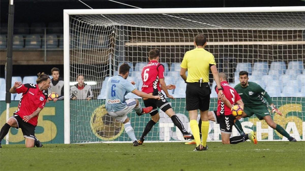 Radoja marcó un gol providencial para el Celta