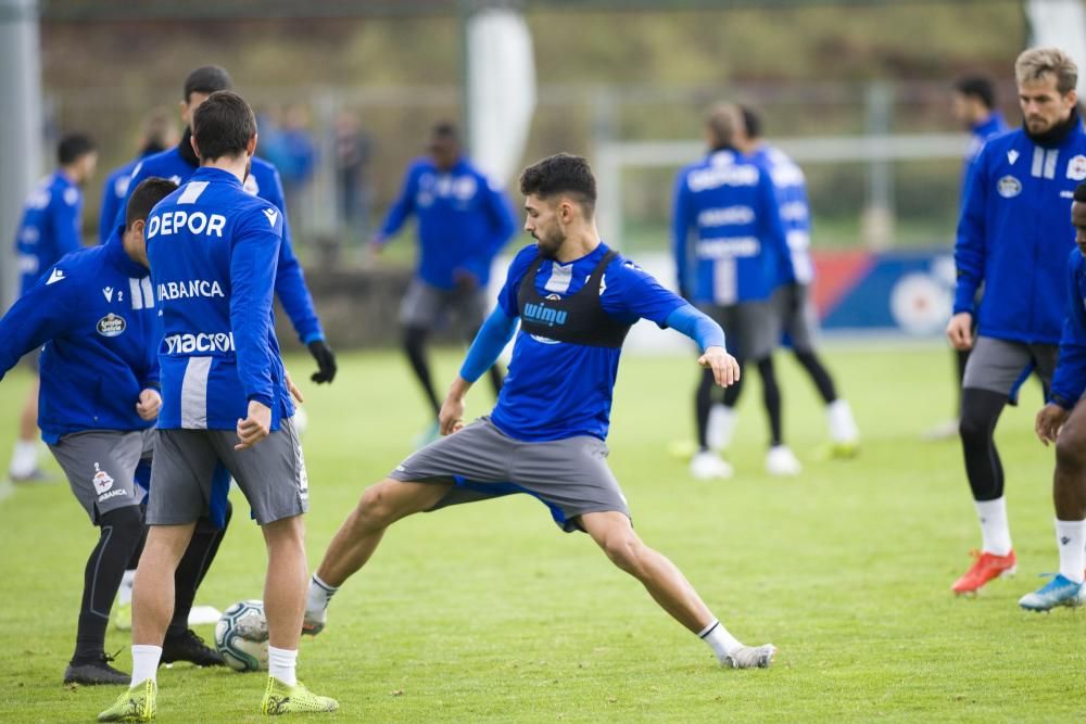 La plantilla vuelve a los entrenamientos para preparar el encuentro del sábado contra el Alcorcón en Riazor. Volverán a estar disponibles Gaku Shibasaki, Vassilis Lampropoulos y Javier Montero.