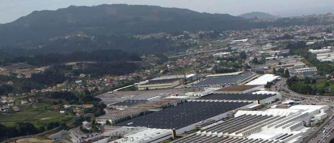 Imagen aérea de las naves afectadas, al fondo a la izquierda. // M.G.B.