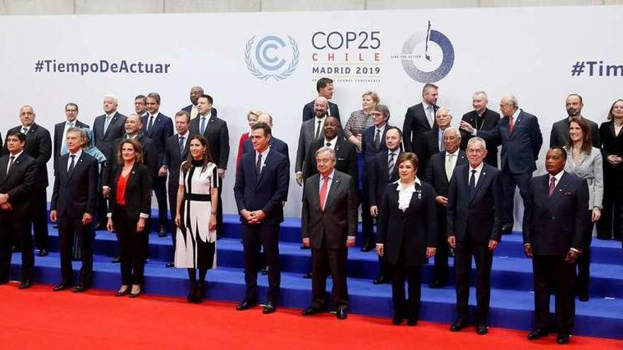 Foto de familia de los mandatarios que participan en la Cumbre de Madrid. // Efe