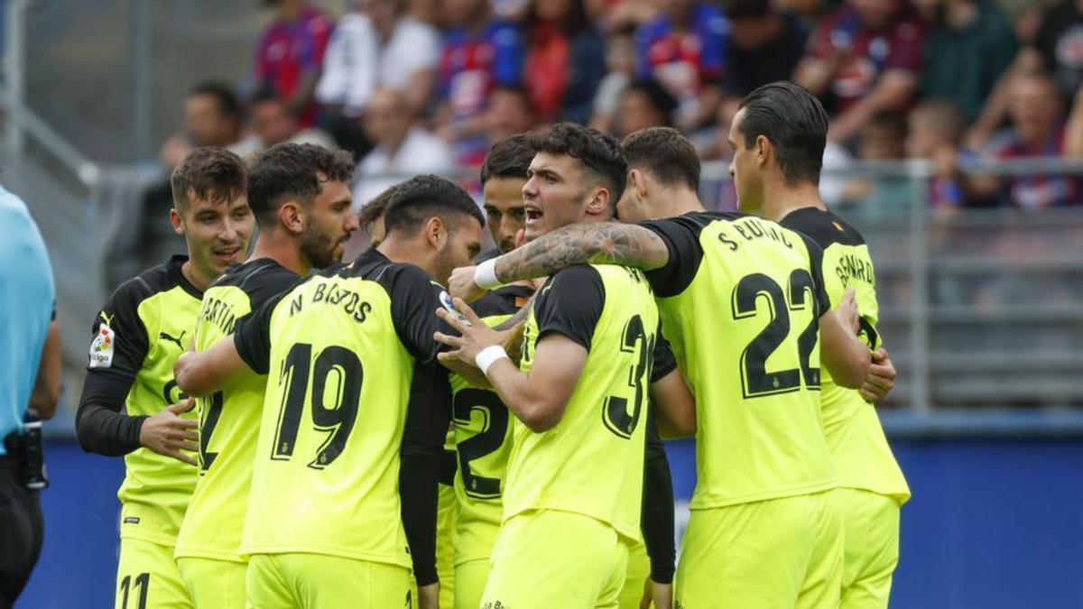 Celebración del Girona en el partido jugado el domingo en Ipurua.