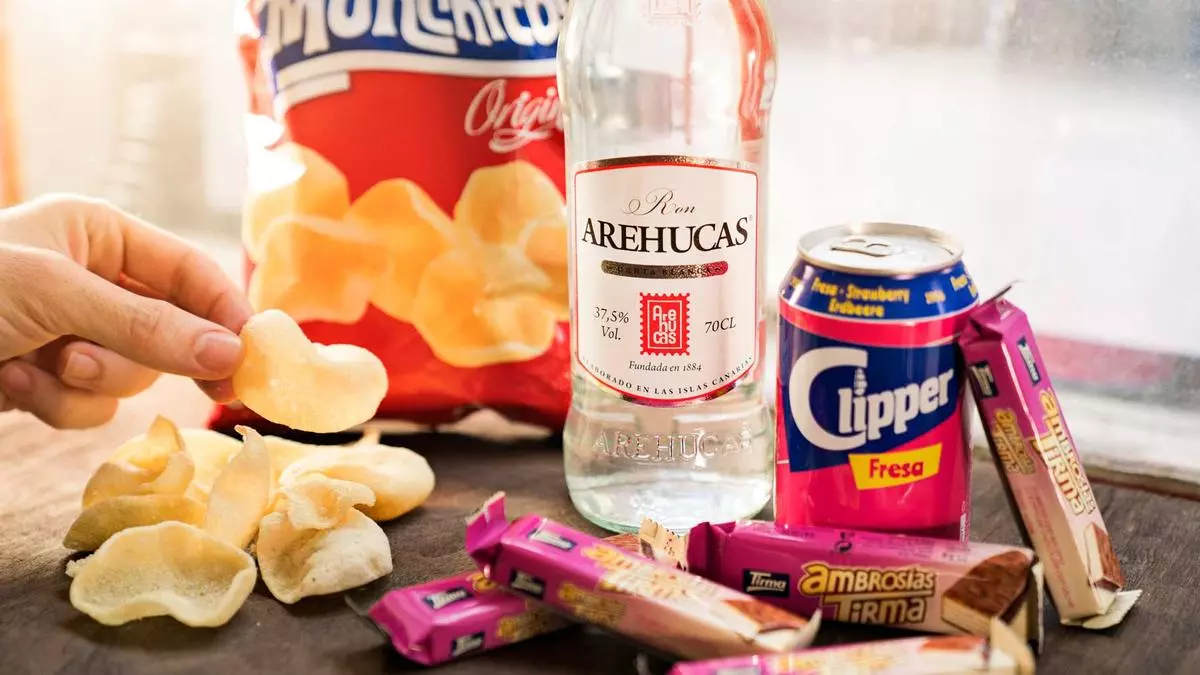 Ni Arehucas ni Tropical: una canaria va a comprar en Hungría y flipa cuando ve esta bebida "solo de Canarias"