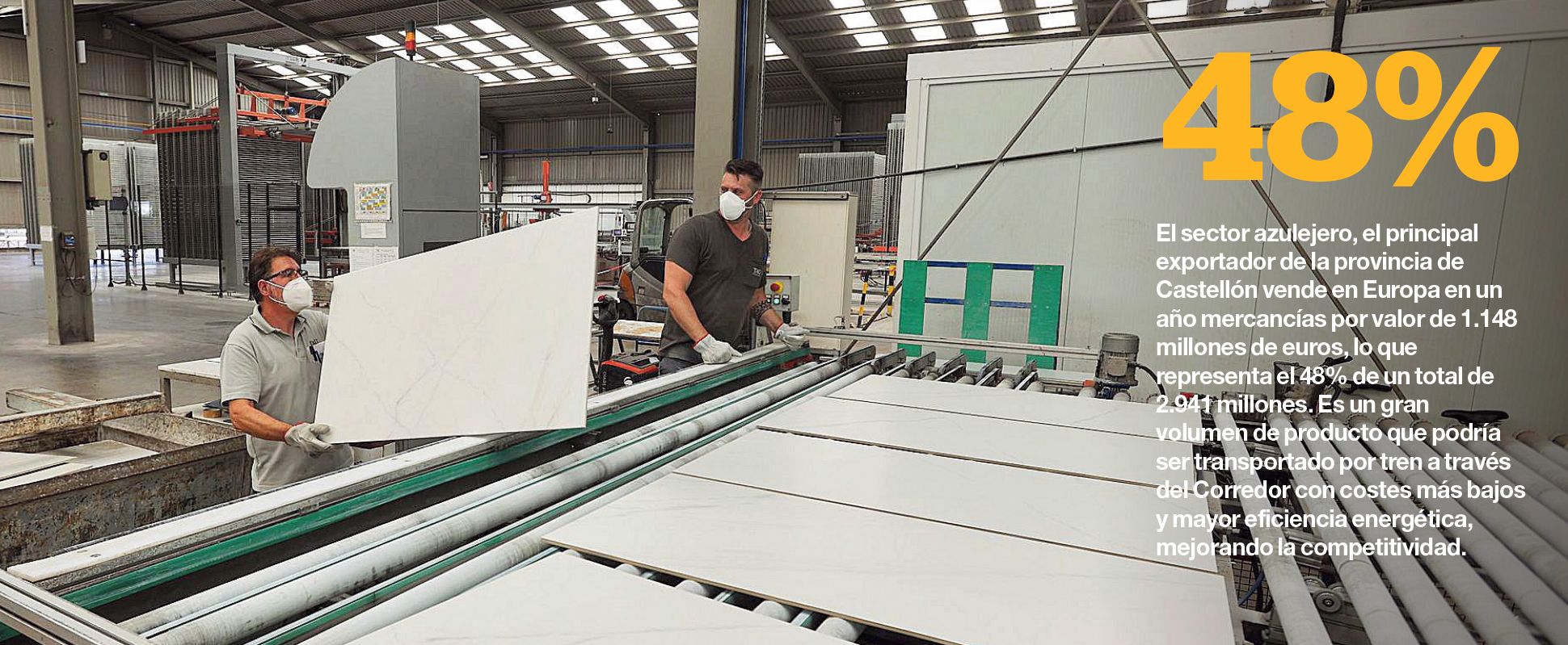 Interior de una planta de producción cerámica en Castellón.