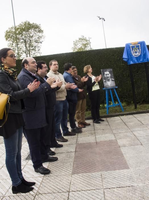 Descubrimiento de la placa de Isidro Langara en el