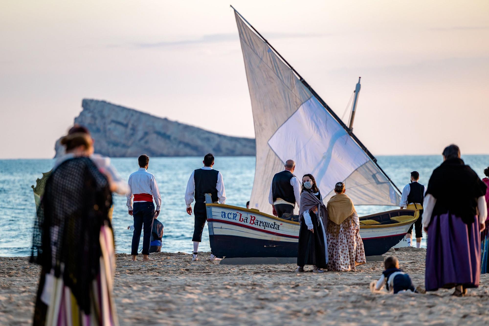 Benidorm revive la fiesta con el Hallazgo de la Virgen en la playa de Levante