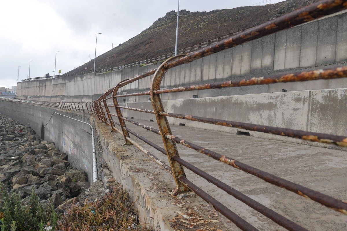 Estado de abandono de la zona de El Atlante