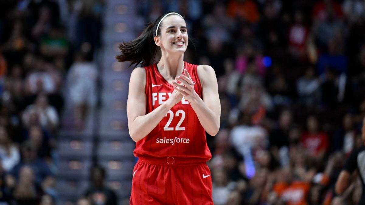 Caitlin Clark está rompiendo récords en el inicio de su segundo año en la WNBA