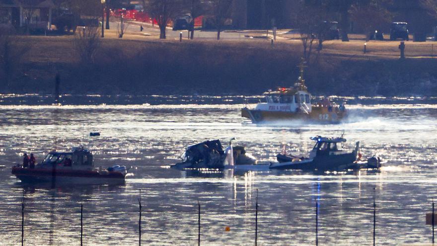 Localizadas las cajas negras del avión y el helicóptero accidentados en Washington