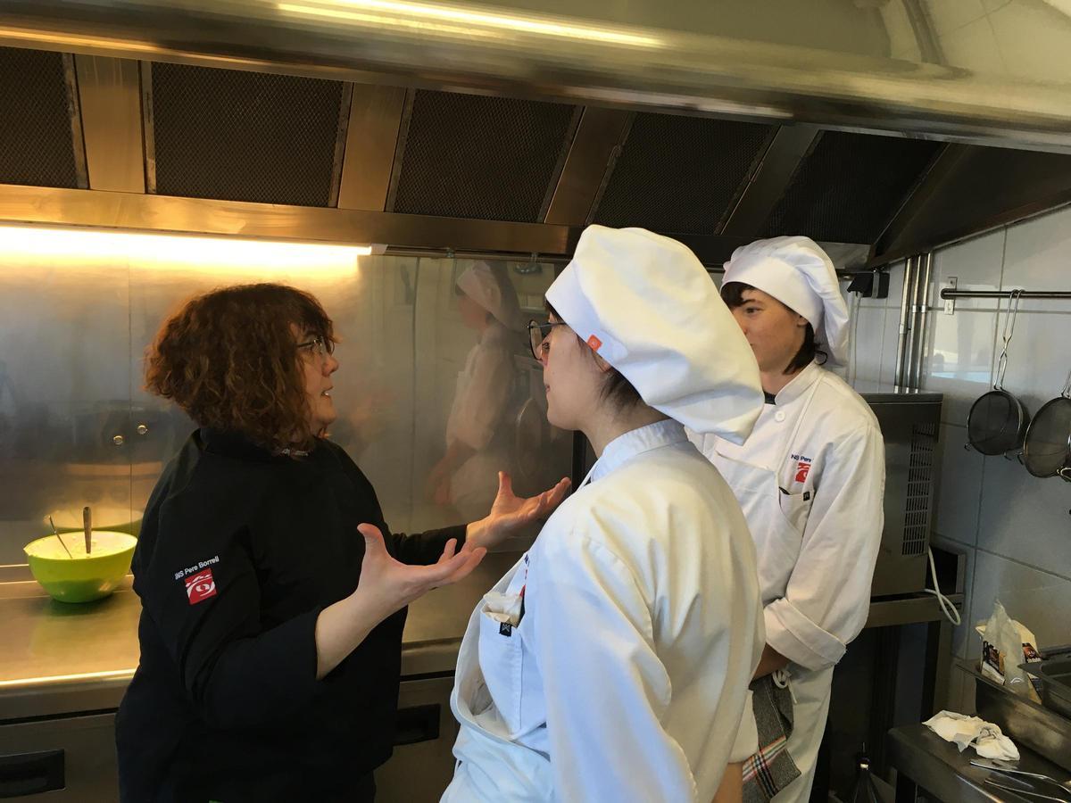 Alumnes de cuina en una jornada de formació