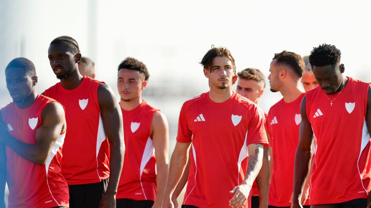 Entrenamiento del Sevilla FC este martes 8 de julio por la tarde en la CD José Ramón Cisneros Palacios