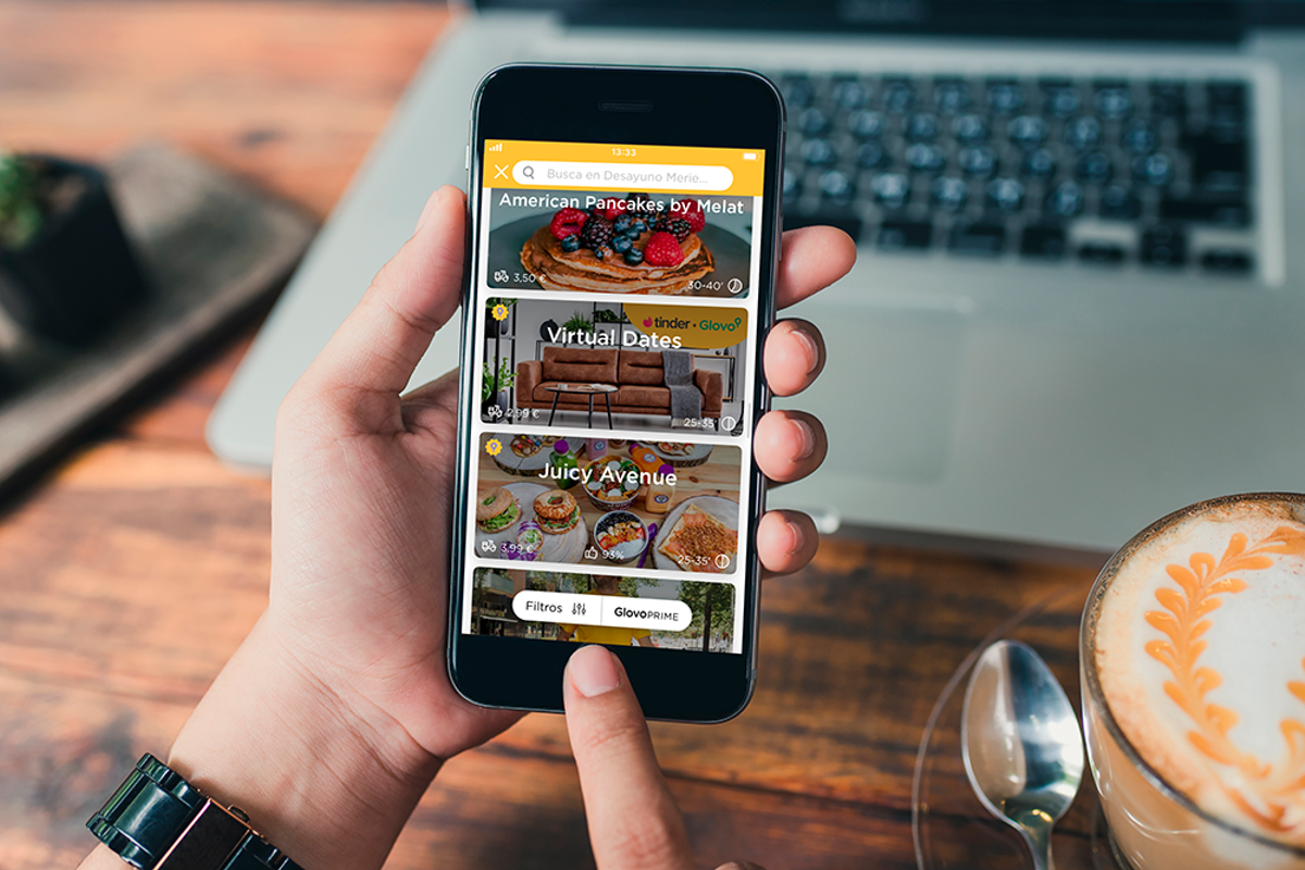 Glovo y Tinder se alían para tener citas virtuales