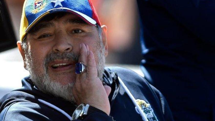 Maradona desmiente a su hija y asegura que está &quot;muy sano&quot;