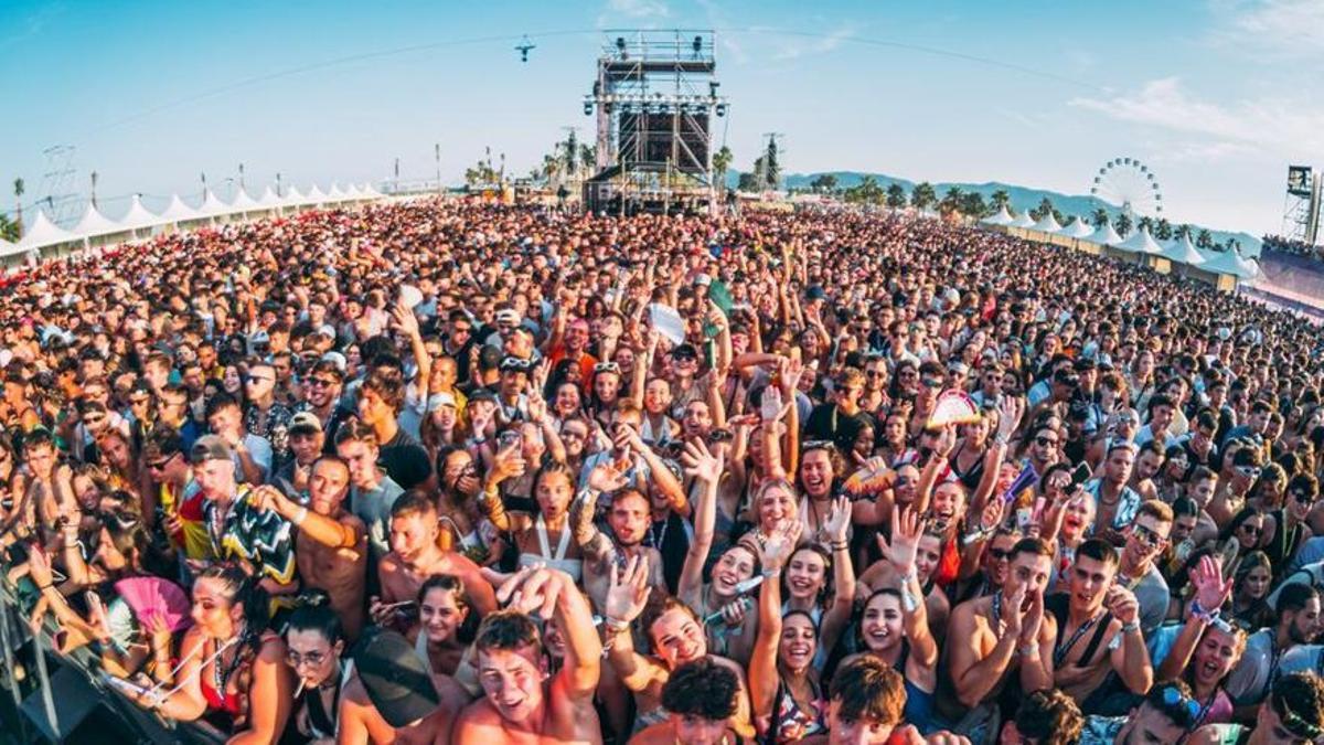 Tres detinguts al Reggaeton Beach Festival Santander per agredir policies