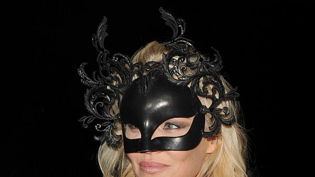 Pamela Anderson con look de 'Catwoman' en Londres