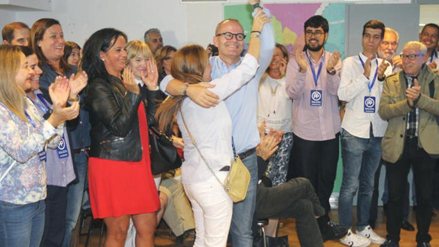 El PP de Ourense, celebrando su victoria el 25-S. // Iñaki Osorio