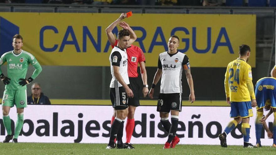 El momento de la expulsión de Paulista ante Las Palmas.