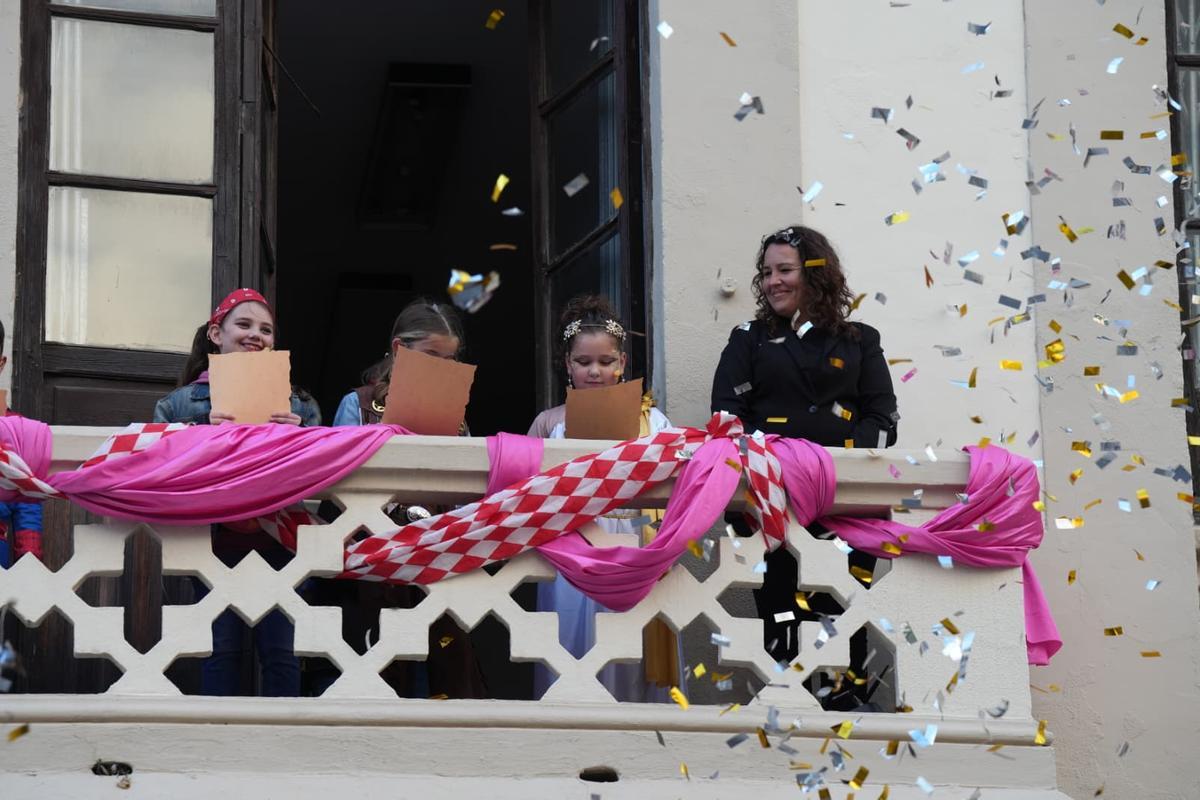 Galería: El viento no puede con el Carnaval en el Grau