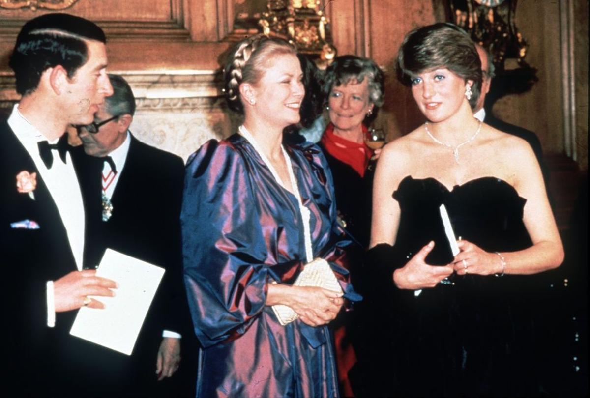 La princesa Diana en su primer acto como prometida