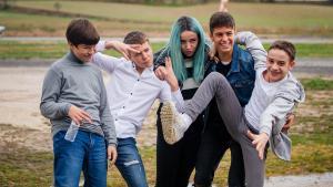 Aitor Valadés, Marco Sanz, Sara Manzano, Álvaro Requena y Héctor Pérez, los protagonistas de ’Los espabilados’.