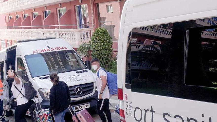 Bei Abifahrten spanischer Schüler nach Mallorca kam es zu massiven Ansteckungen.