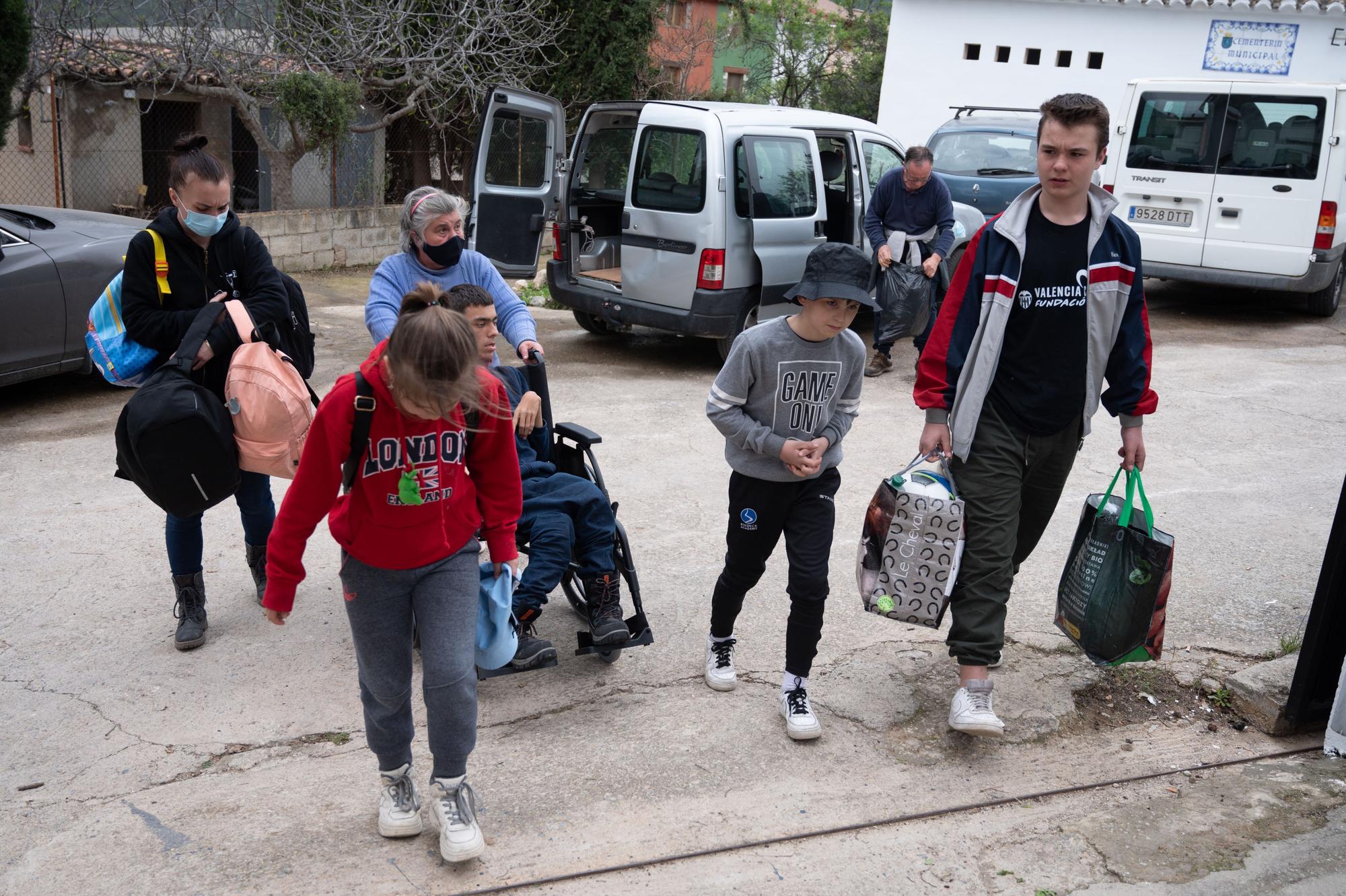 Así empezarán una nueva vida 50 refugiados ucranianos en el albergue de Torrechiva