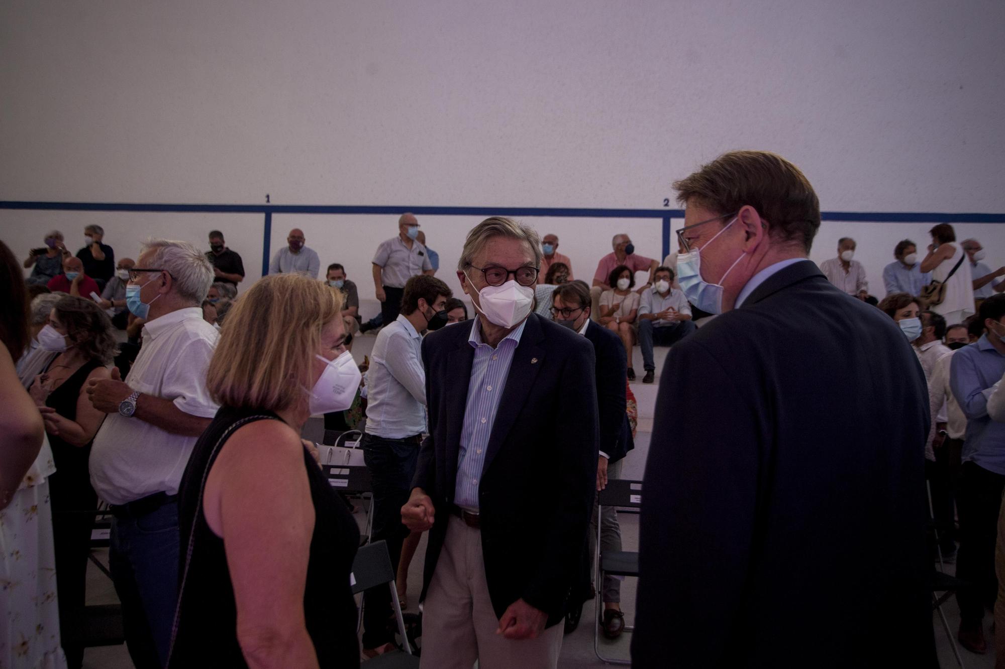 Emotivo homenaje al concejal fallecido Ramón Vilar en el trinquet de Pelayo