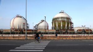 Parlamento iraní pide el cierre del estrecho de Ormuz, decisión que debe ser ratificada