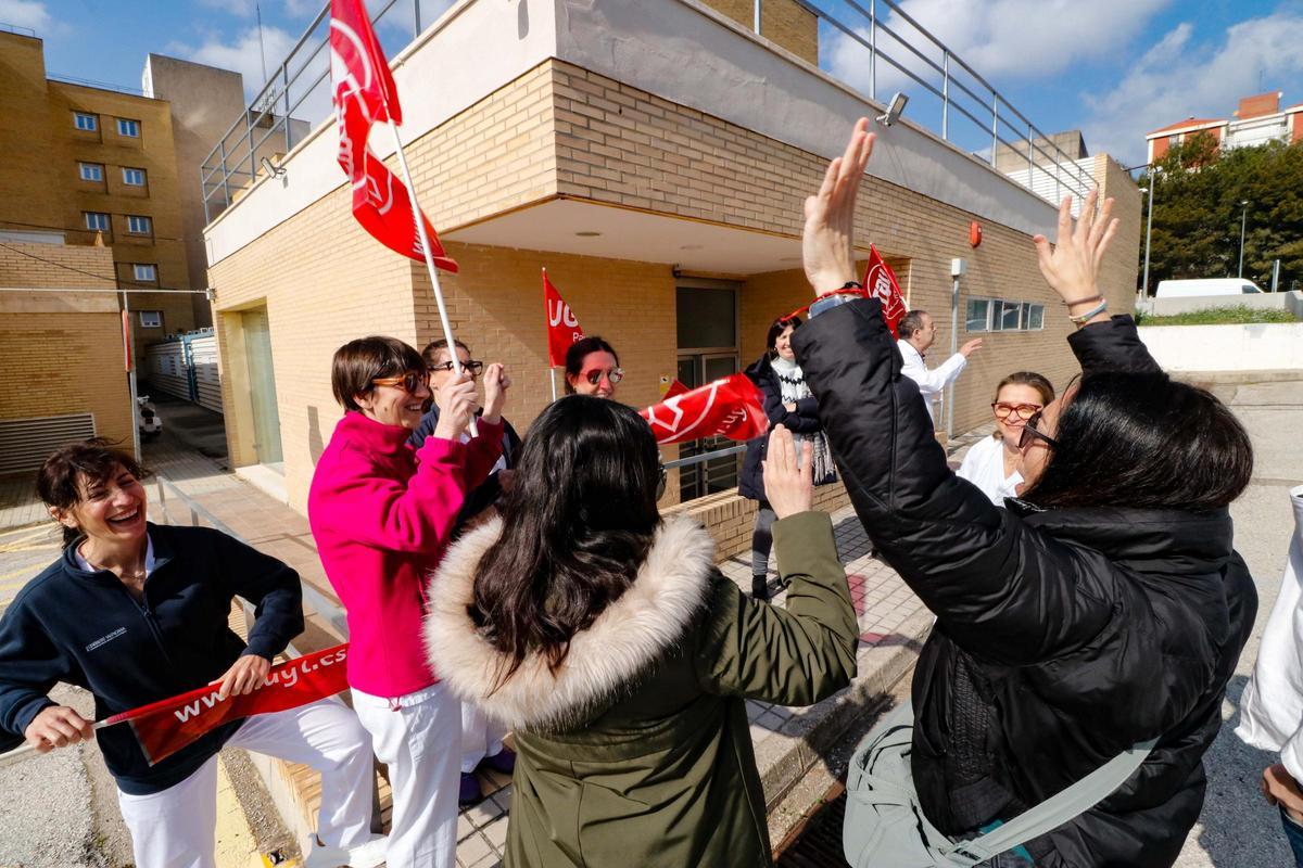 Imágenes de las protestas en Alcoy del personal de Radiología