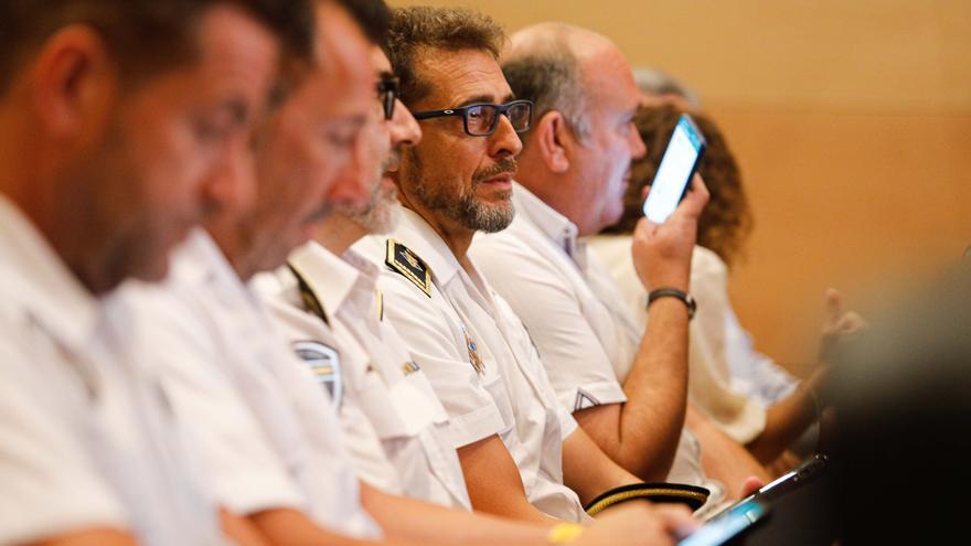 Homenaje a los policías locales de Ibiza que cumplen treinta años de servicio público