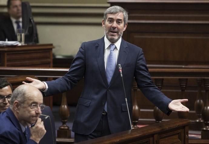 Pleno en el Parlamento de Canarias