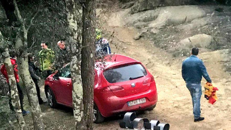 Els Mossos denuncien per furt i danys un home per serrar una estelada de ferro a Amer