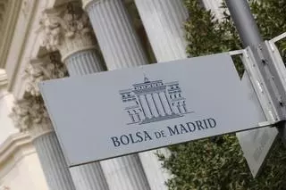 El Ibex 35 abre casi plano y se agarra a los 14.200 puntos