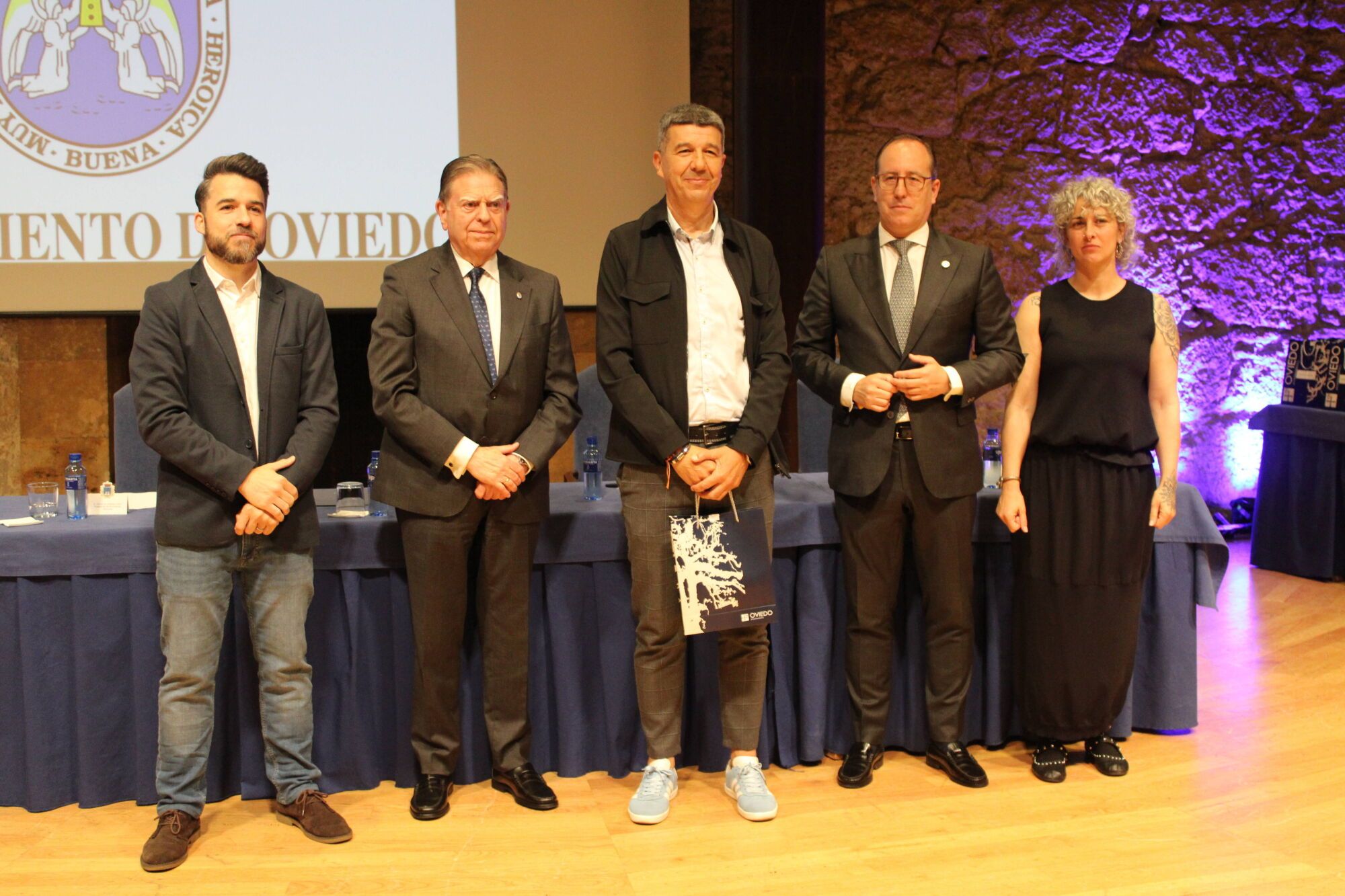 Acto institucional Santa Rita Hora: 11:00 Lugar: Oviedo, Sala de Cámara del Auditorio Príncipe Felipe Descripción: Homenaje a los trabajadores municipales jubilados y a quienes cumplen 25 y 40 años de servicio en el Ayuntamiento.
