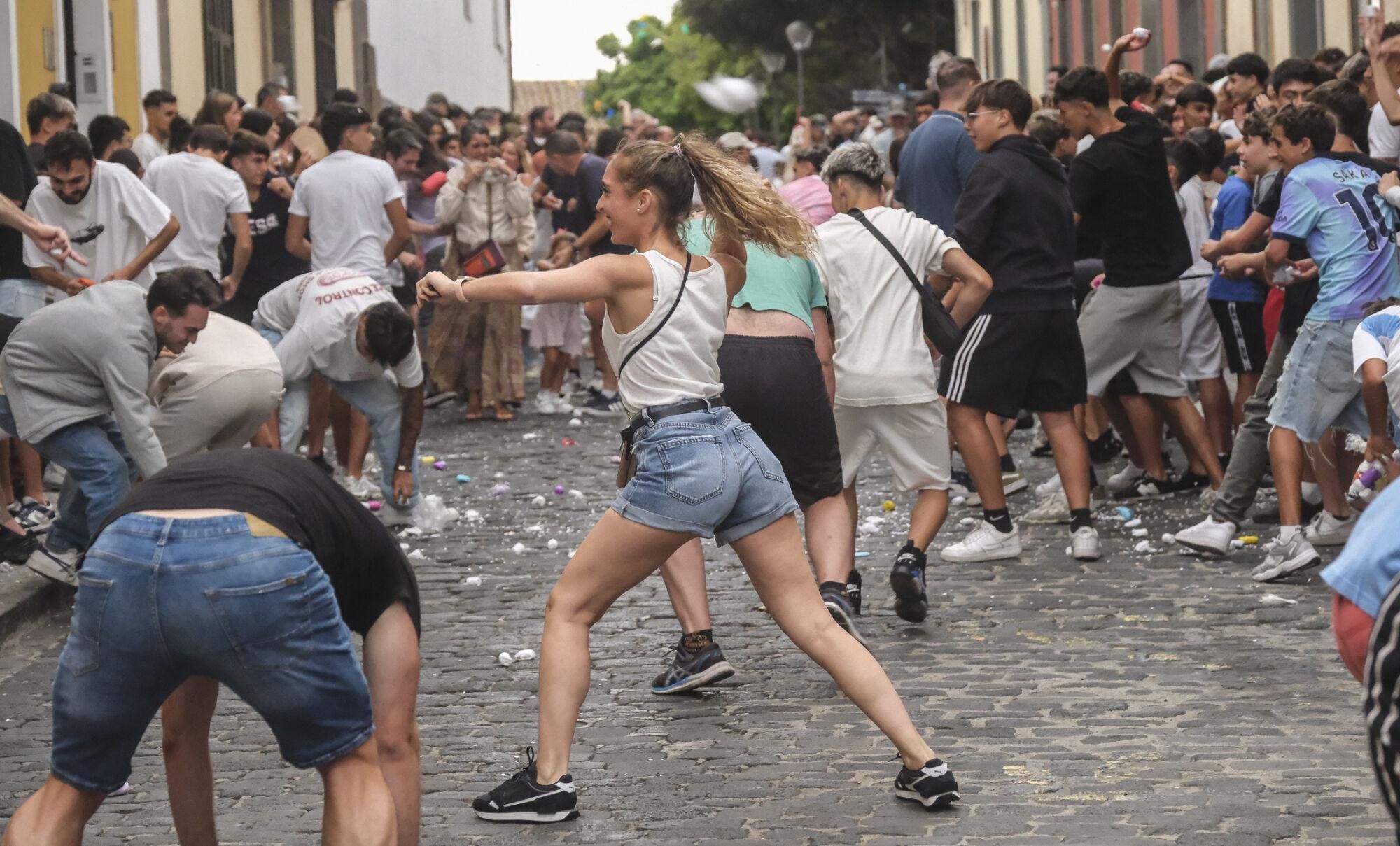 Batalla de flores en las Fiestas de la Virgen de Guíaa