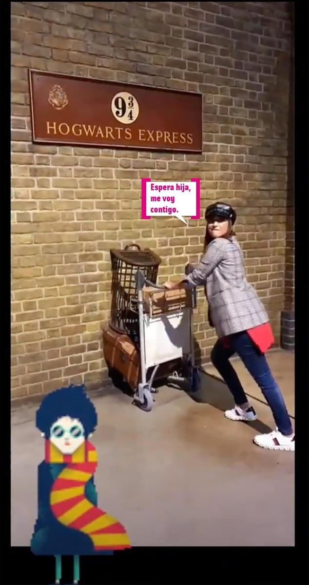 Paula Echevarría cruzando la puerta a la estación de Harry Potter