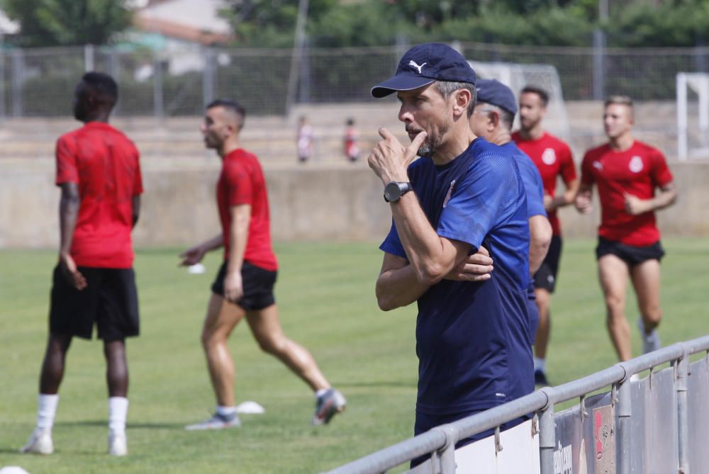 Entrenament de portes obertes del Girona FC a l'Escala