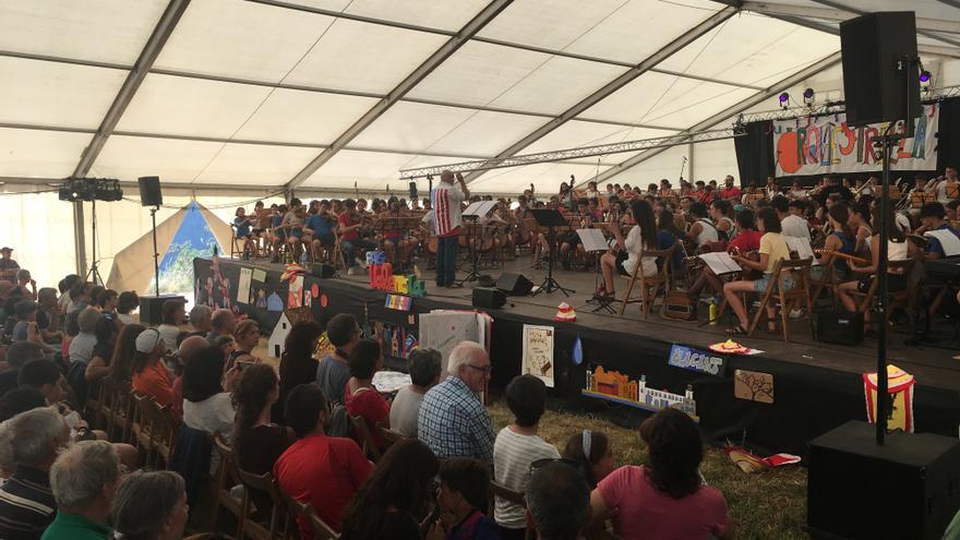 L’Escola Folk del Pirineu tanca les colònies amb un concert a Arsèguel