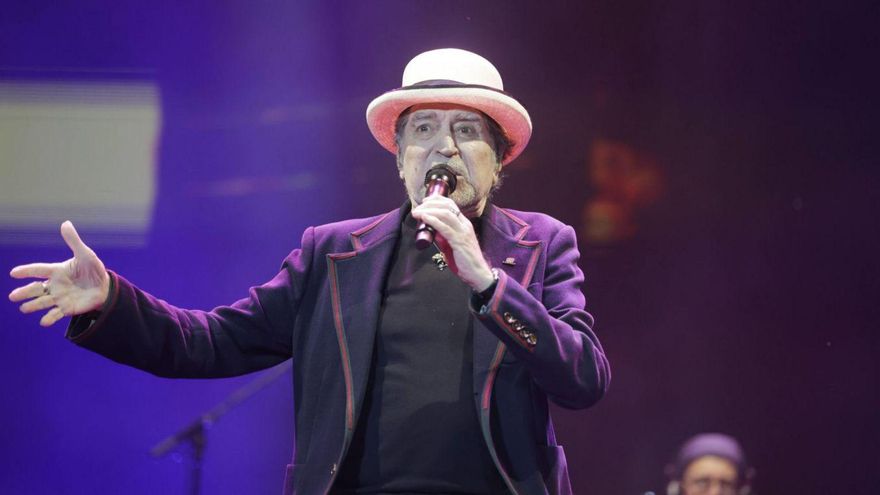 El recital de Joaquín Sabina en Son Moix, el primero en que el artista estuvo sentado tanto tiempo como el público, permitió contemplar a Armengol en la zona de lujo a bastante más de cien euros y a Prohens con el populacho.