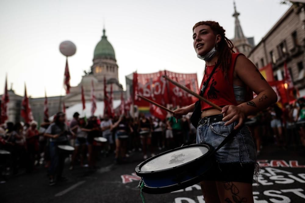 Los verdes toman las calles de Argentina por la legalización del aborto