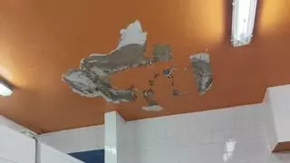 Usuarios del complejo deportivo de El Cristo, en Oviedo, denuncian su "grave deterioro": "Se cae a cachos"