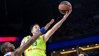 Los triples del Efes apartan al Barça de la 'final four'